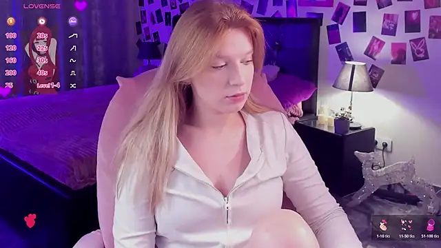 Snapshot of KarambaMoon chatting on 10.30.25 KarambaMoon online show from 10.30.25