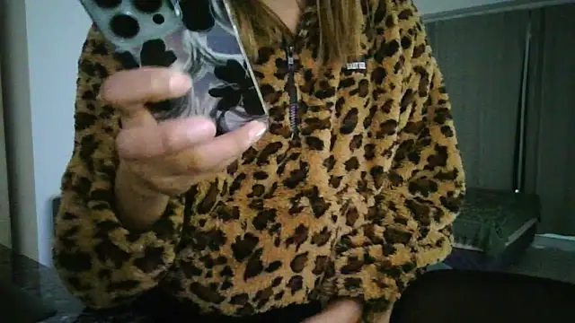 Snapshot of Yerucita chatting on 06.16.26 Yerucita online show from 06.16.26