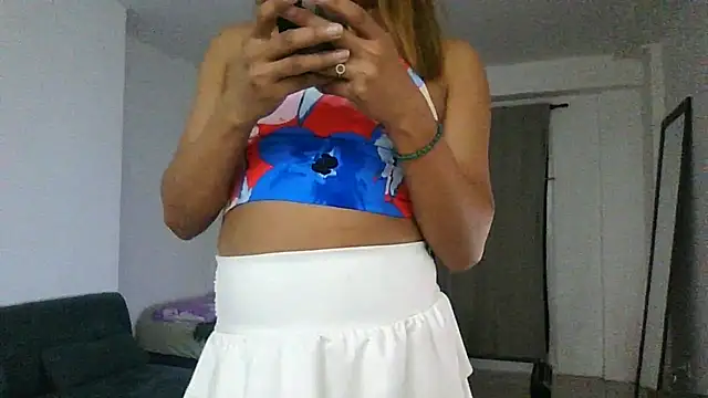 Snapshot of Yerucita chatting on 06.26.26 Yerucita online show from 06.26.26