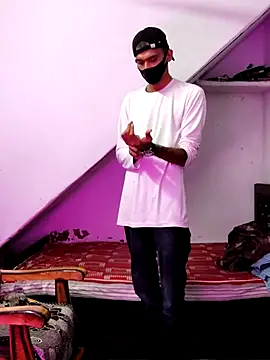 Snapshot of Habibi_big_b chatting on 10.09.25 Habibi big b online show from 10.09.25