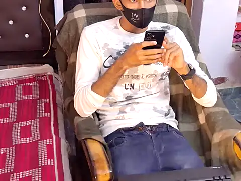 Snapshot of Habibi_big_b chatting on 10.14.25 Habibi big b online show from 10.14.25