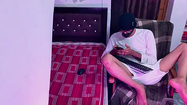 Snapshot of Habibi_big_b chatting on 10.16.25 Habibi big b online show from 10.16.25