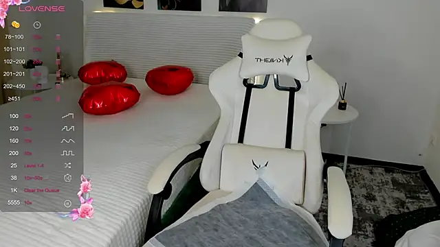 TiffanyWills online show from 02.20.25