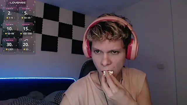 bryamado69 online show from 10.15.25