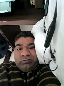 Snapshot of Gururonny07 chatting on 12.30.24 Gururonny07 online show from 12.30.24