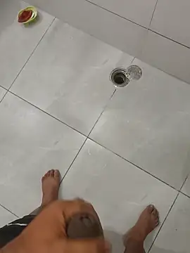 Snapshot of Gururonny07 chatting on 10.31.25 Gururonny07 online show from 10.31.25