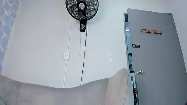 Snapshot of sarita_rouzze chatting on 02.10.25 sarita rouzze online show from 02.10.25