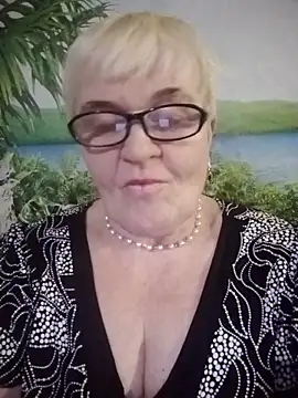 VioletSweet566 online show from 02.05.25