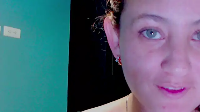 zoe jones3 online show from 12.26.24