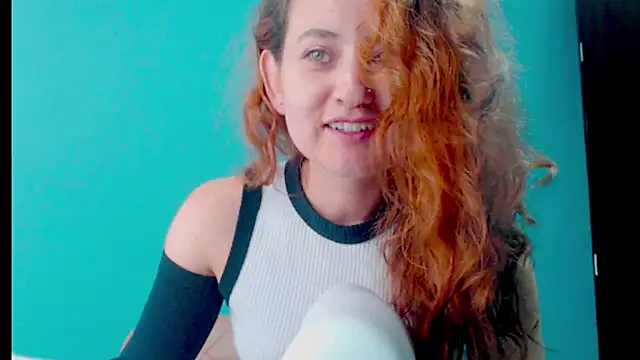 zoe jones3 online show from 02.25.25