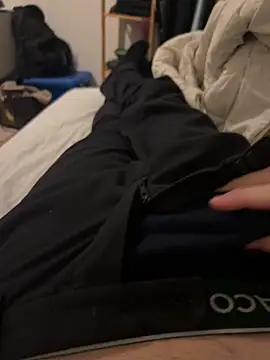 Snapshot of pignoufe chatting on 02.17.26 pignoufe online show from 02.17.26