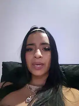Laura fernandezII online show from 02.04.25