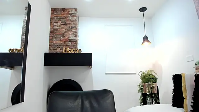 Snapshot of LenaRuiz_ chatting on 01.09.25 LenaRuiz online show from 01.09.25