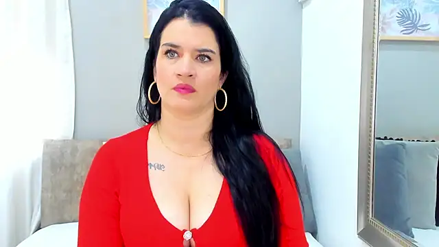 Snapshot of LenaRuiz_ chatting on 01.29.25 LenaRuiz online show from 01.29.25