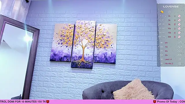 Snapshot of LenaRuiz_ chatting on 03.10.25 LenaRuiz online show from 03.10.25
