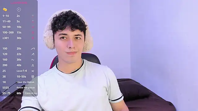 Snapshot of dani_2226 chatting on 10.23.25 dani 2226 online show from 10.23.25