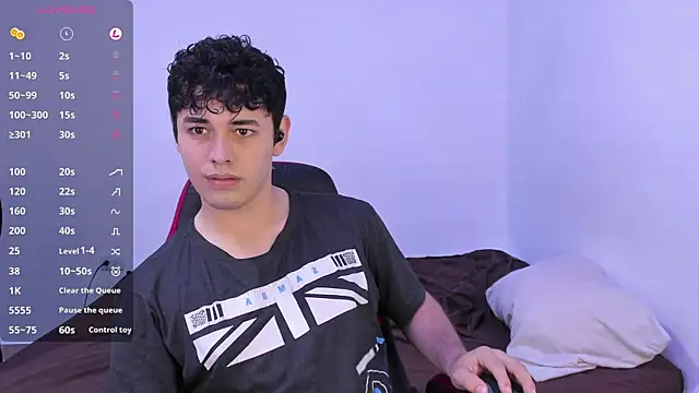 Snapshot of dani_2226 chatting on 10.27.25 dani 2226 online show from 10.27.25