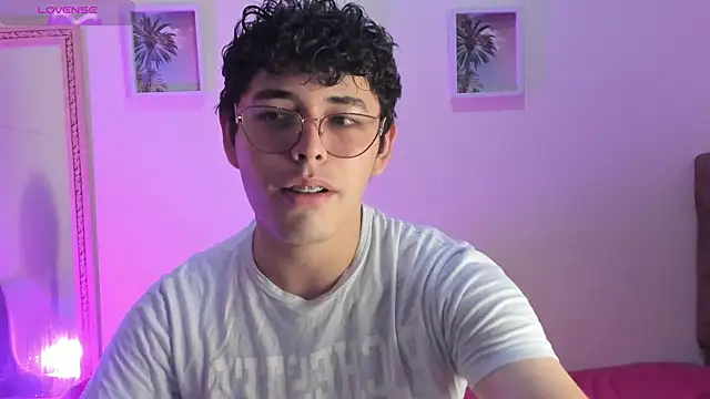 Snapshot of dani_2226 chatting on 11.15.25 dani 2226 online show from 11.15.25