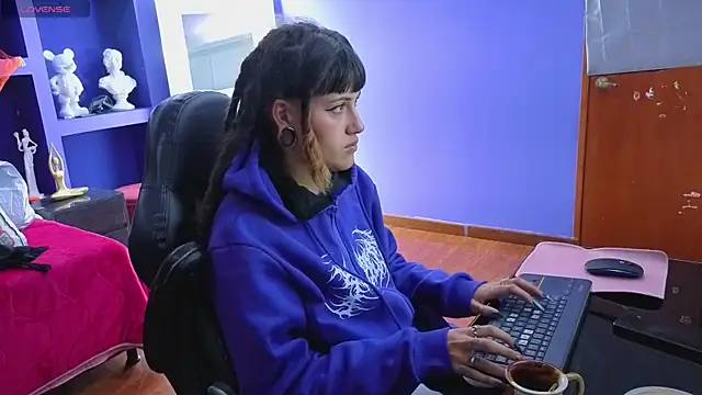  sharlotte777 online show from 11.05.25