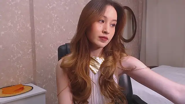 Snapshot of Ann__Cute chatting on 12.04.24 Ann Cute online show from 12.04.24