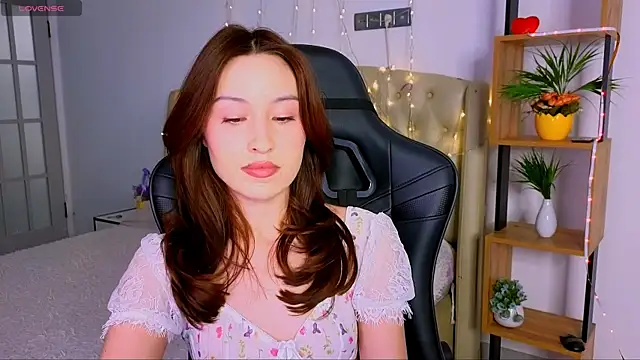Snapshot of Ann__Cute chatting on 03.19.25 Ann Cute online show from 03.19.25