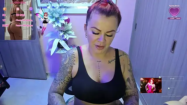 Snapshot of KAROL_MILF chatting on 10.12.25 KAROL MILF online show from 10.12.25