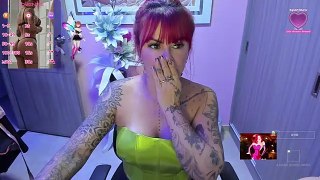 Snapshot of KAROL_MILF chatting on 10.15.25 KAROL MILF online show from 10.15.25