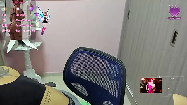 Snapshot of KAROL_MILF chatting on 11.15.25 KAROL MILF online show from 11.15.25