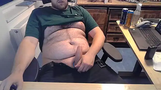 Snapshot of Currycake chatting on 10.22.25 Currycake online show from 10.22.25