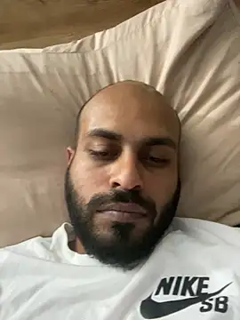 islandvybee55 online show from 04.15.26