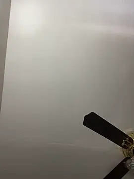 islandvybee55 online show from 04.19.26