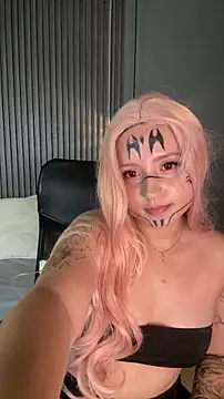 Snapshot of MiaPetit_ chatting on 11.01.25 MiaPetit online show from 11.01.25