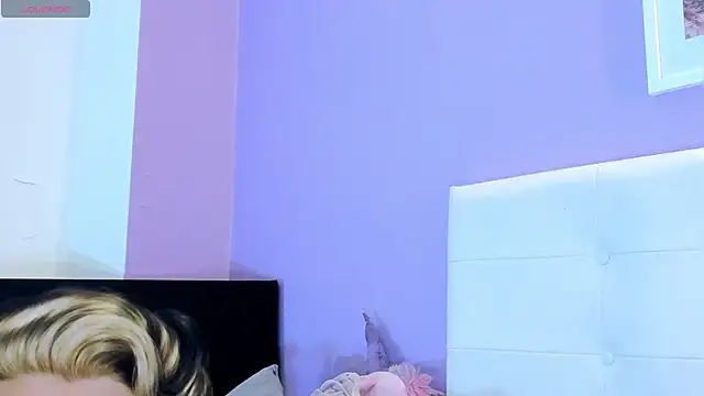 Snapshot of Charlotte11-11 chatting on 05.04.26 Charlotte11-11 online show from 05.04.26