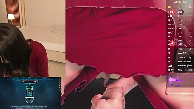 Snapshot of CookiesAndBoots chatting on 11.05.25 CookiesAndBoots online show from 11.05.25