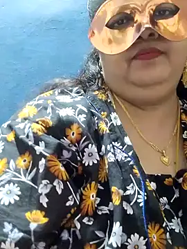 Snapshot of tamilthanushri chatting on 02.07.25 tamilthanushri online show from 02.07.25