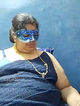 Snapshot of tamilthanushri chatting on 02.08.25 tamilthanushri online show from 02.08.25