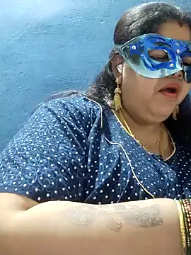 Snapshot of tamilthanushri chatting on 02.10.25 tamilthanushri online show from 02.10.25