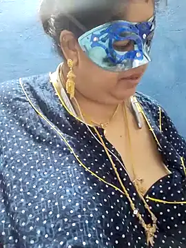 Snapshot of tamilthanushri chatting on 02.10.25 tamilthanushri online show from 02.10.25