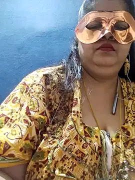 Snapshot of tamilthanushri chatting on 02.12.25 tamilthanushri online show from 02.12.25