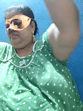 Snapshot of tamilthanushri chatting on 02.14.25 tamilthanushri online show from 02.14.25