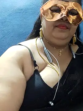 Snapshot of tamilthanushri chatting on 02.14.25 tamilthanushri online show from 02.14.25