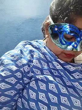 Snapshot of tamilthanushri chatting on 02.17.25 tamilthanushri online show from 02.17.25