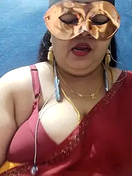 Snapshot of tamilthanushri chatting on 02.18.25 tamilthanushri online show from 02.18.25