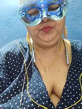 Snapshot of tamilthanushri chatting on 02.21.25 tamilthanushri online show from 02.21.25