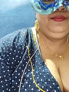 Snapshot of tamilthanushri chatting on 02.21.25 tamilthanushri online show from 02.21.25