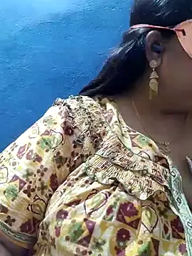 Snapshot of tamilthanushri chatting on 02.21.25 tamilthanushri online show from 02.21.25