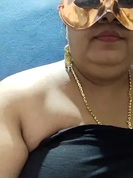 Snapshot of tamilthanushri chatting on 02.23.25 tamilthanushri online show from 02.23.25