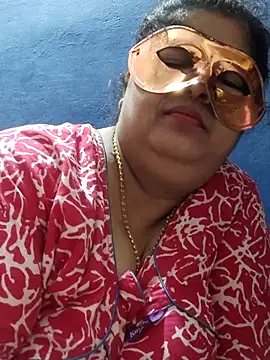 Snapshot of tamilthanushri chatting on 02.26.25 tamilthanushri online show from 02.26.25