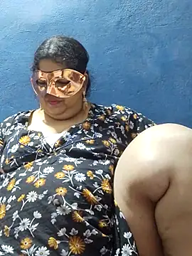 Snapshot of tamilthanushri chatting on 02.26.25 tamilthanushri online show from 02.26.25