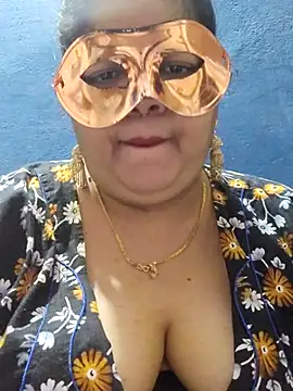 Snapshot of tamilthanushri chatting on 03.08.25 tamilthanushri online show from 03.08.25